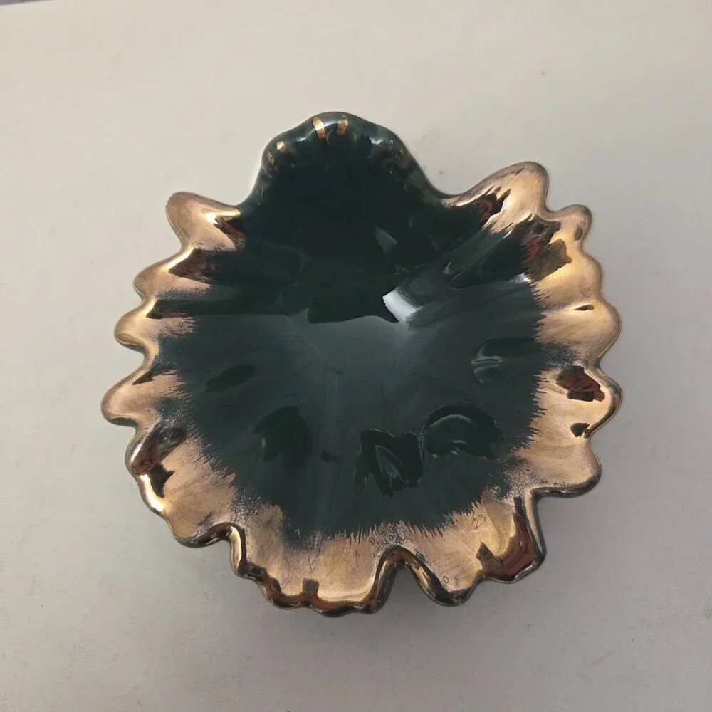 Vintage Unbranded Dark Green Gold Scalloped Edge Footed Trinket Soap Dish